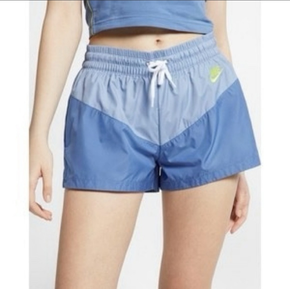 Nike heritage shorts standard fit size XXlarge